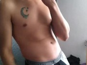 Jugando solo en mi cuarto