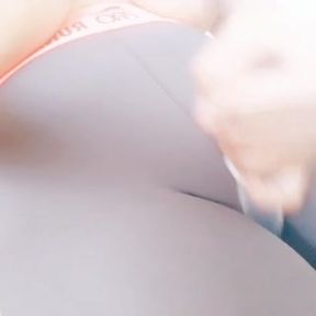 هايجة طبوني كياكلني سخون عليا بزاف بغيت اللي حويني شوفو شحال طنفخلي طبوني بغيتو فيا لداخل