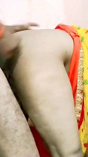 Indian desi gaw se aayi bhabhi ki tabdtod chudai jb gr me bo akeli thi clear Hindi vioce   Clip 1