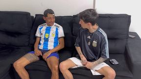 fui assistir um  fut  na casa do primo hetero !!! alem da taca ganhei o cuzinho dele !!!!