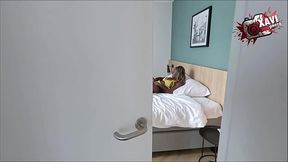 Ebony Xeinna Rose Pillada y follada mientras se estaba grabando un video de masturbacion para un fan
