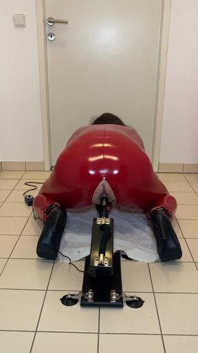 Sissy Uschi gets fucked first time by a fucking machine