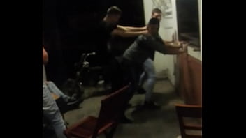 Maduritos luego de la tercer botella de smirnoff