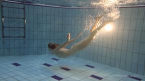 ”See a gorgeous Russian teen Nastya underwater”