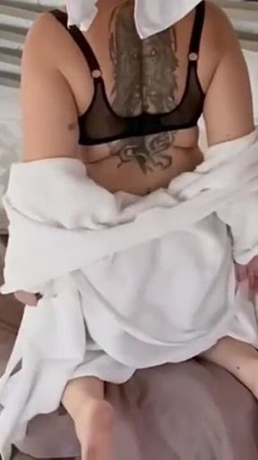 Stepmom with a Big Ass Wants to Be Fucked in Anal