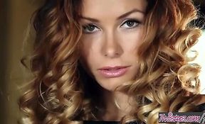 Heather Vandeven gets herself off in sexy lingerie