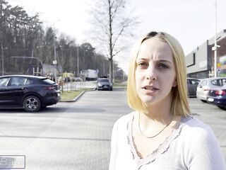 Za pieniądze kupiłem sex z eighteen-letnią nieznajomą dziewczyną z dużym tyłkiem - POLSKIE PORNO