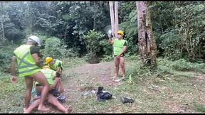 Obra parada, cu arrombado! Oper&aacute_rios meteram pesado em pleno dia do trabalhador. - 01