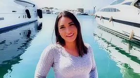 Sarah, 21, hostess on a yacht in Saint-Tropez!