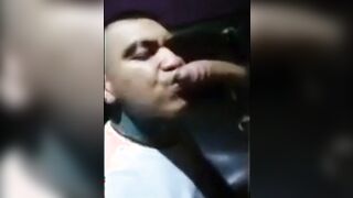 latino tattoer sucks to enter the gang of reminez