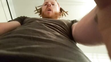Brad’s Aussie Face fuck leaves buckets of cum on his veiny thick dick