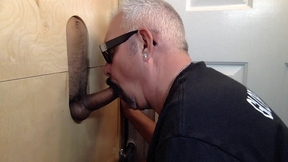 Horny Latina Man At the Gloryhole