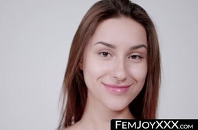 All-natural brunette Angelina S teases naked solo