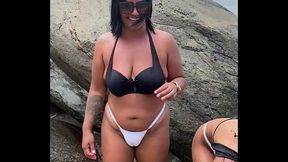 Ol&aacute_ somos as peludinhas fodendo na Praia