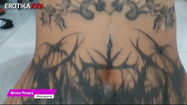 Bruna Poppy - Oral Total - Por tras das c&acirc_meras - Primeira cena para a EROTIKAXXX - Cena completa no RED
