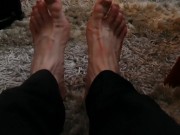 Profite du dessus de mes doux pieds