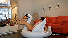 Sandra play stomping and deflate 4K UHD