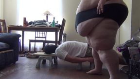 The 600 lb Miss GG snacks while crushing the life out of Matt