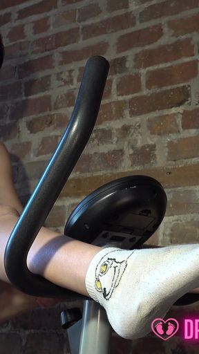 Liu's Sweaty Workout Feet - Dreamgirls in Socks