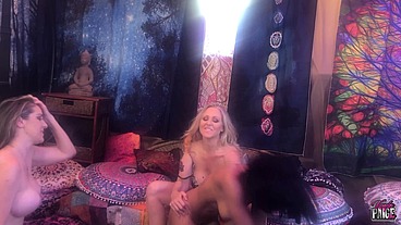Kayla Paige Lesbian Pussy Pillow Party