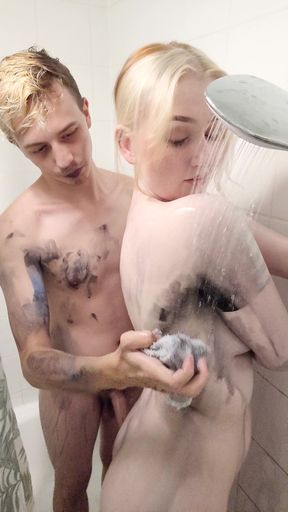 Cosplay Robin Body Paint Removal & Shower Fuck