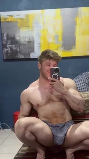 Necesito que te pongas frente de mi y te la metas en tu boca para que se despierte baby