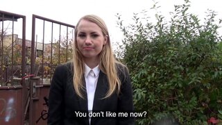 Blue-eyed blonde chick takes cash for POV fucking