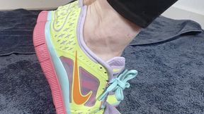 workout in cum-filled Nike Free sneakers