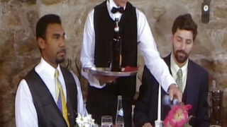 ディナ・パールは激しい乱交で残酷なアナルセックスとフェラチオを受ける