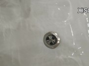 Xisco tomando un baño y se masturba