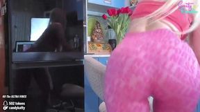 Sultry webcam girl La Diosa shows off big ass