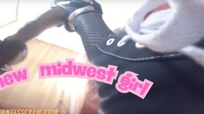 Giantess Crew- New Midwest Girl
