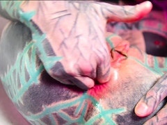 Solo tattoo girl Anuskatzz's anal masturbation
