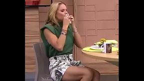 Carol Minhoto - Voc&ecirc_ Bonita - Que Pernas!!! (28.05.21)