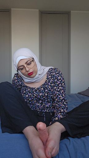 85. Mommy's Lesson Mia Niqab