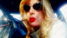 CAR SMOKER DOING IT WITH A MORE120 MENTHOL IN A CIGARETTE HOLDER - TG CD SMOKING