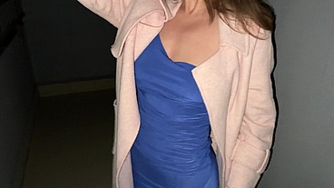 SOLO. Public Nudity. Your girl masturbates for you completely naked in the entrance
