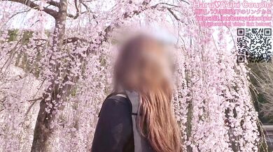 Japanese couple gets creampie fucking cowgirl at public hot spring