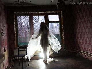 Ghost in a-maj in abandoned Abode