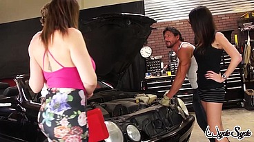 Buff & Robust Mechanics Bang MILF Sa Jay & Dava Foxx!