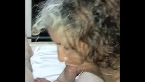 What a veteran lady who likes to fuck and fuck in this position that this mature woman loves fucking me