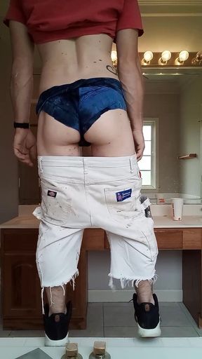 Watch me peel off my shorts