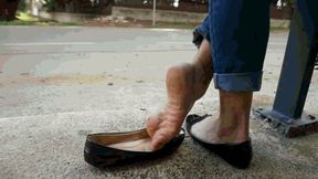 Long wait at the bus stop MP4 (1920x1080) FHD