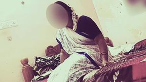Hot Cheating Indian Housewife in Saree Blouse Having Sex with Her Lover