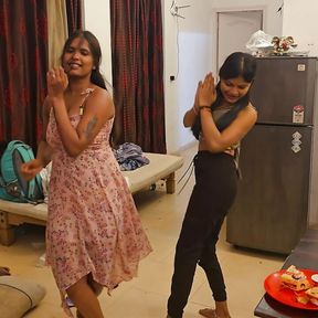 Tejaswini Prabhakar Pratibha Soni enjoy the complete masti dance