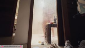 SPY clapping MILF cheeks & eating MILF pussy