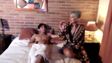 LE MIENTE Y LO ENGAÑA AL MARIDO CON EL PILETERO , LE LLENA LA CONCHA DE LECHE Y LA DEJA EMBARAZADA parte 1