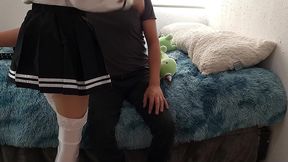 pequenita estudiante recibe castigo ejemplar por parte de su papi