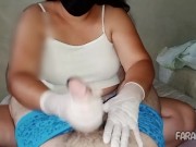 Enfermera madura gordita me examina, masturba y hace acabar dos veces