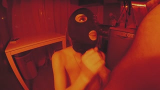 Smoking Russian bitch sucked in a dream, finished loudly and moaned.